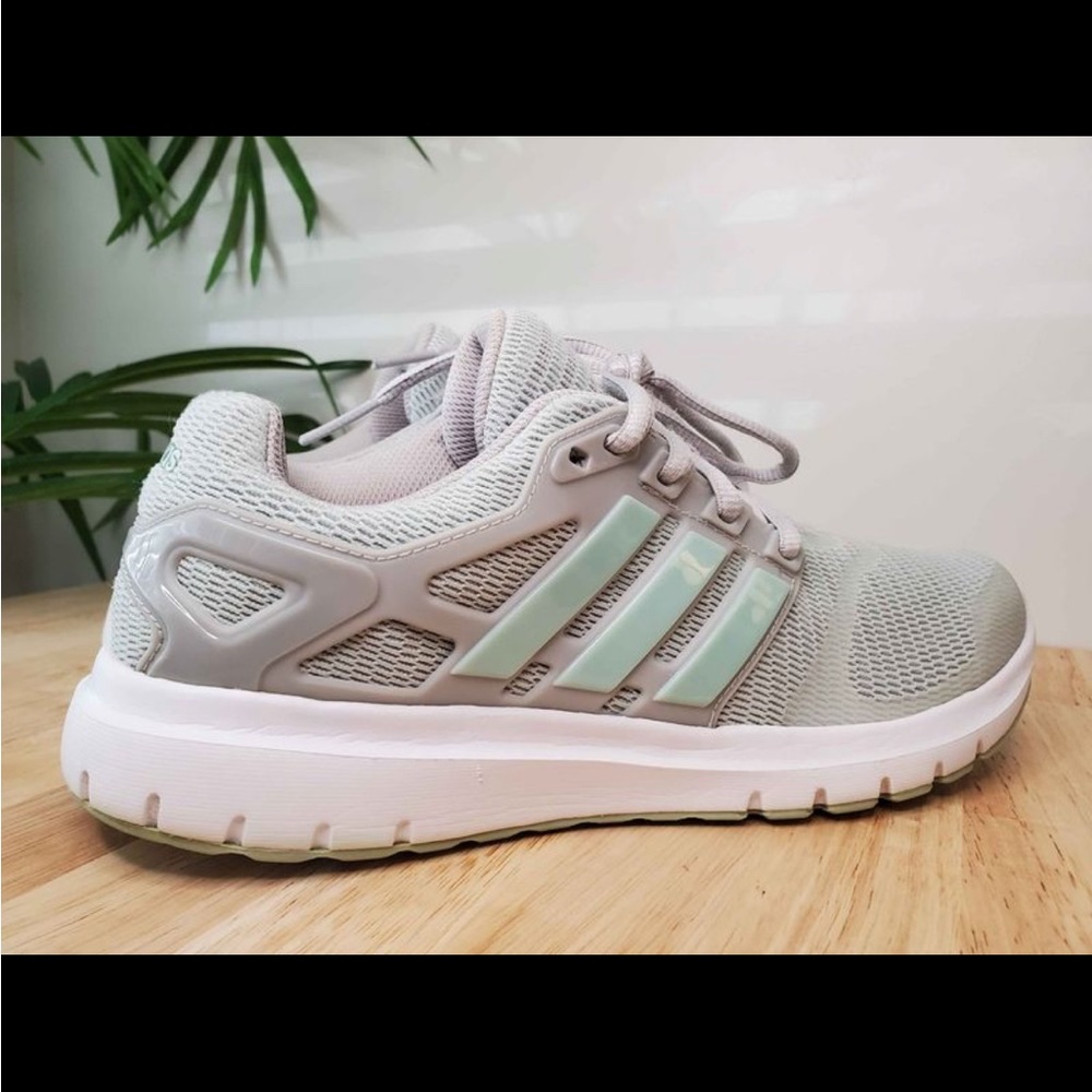 Adidas size 7 1/2 excellent condition